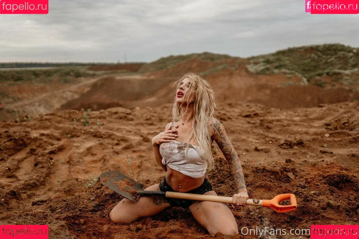 Juju Brais / Julia Abrams / juju_abrams / juju_braidz Onlyfans Photo Gallery 