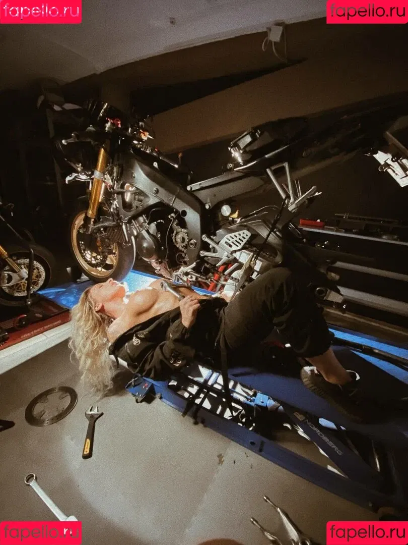 Juju Brais / Julia Abrams / juju_abrams / juju_braidz Onlyfans Photo Gallery 