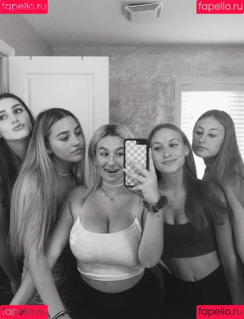 Morgan K / morganb20 / morgank1221 Onlyfans Photo Gallery 