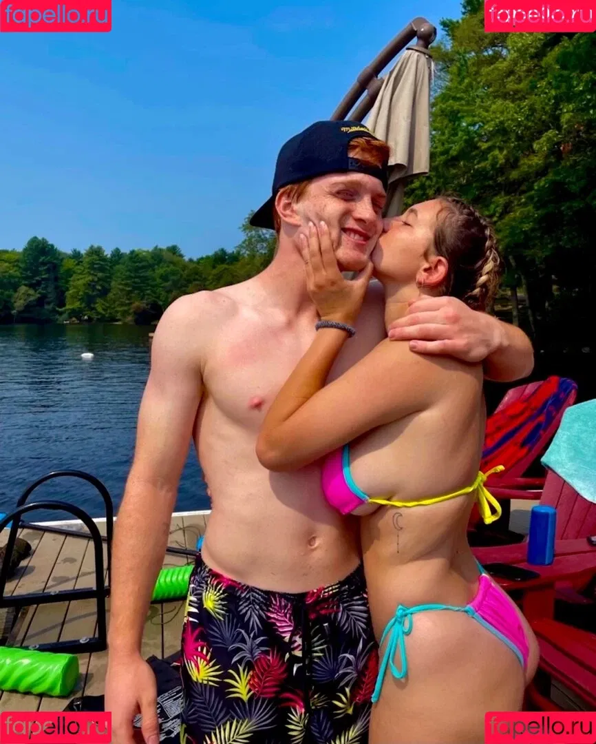 Morgan K / morganb20 / morgank1221 Onlyfans Photo Gallery 