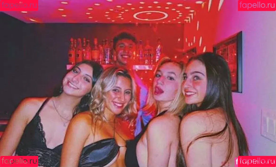 Morgan K / morganb20 / morgank1221 Onlyfans Photo Gallery 