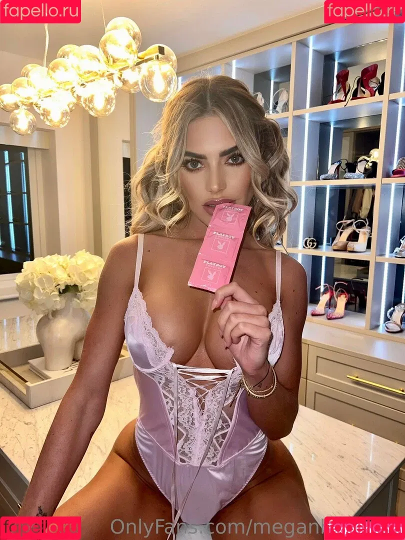 meganbartonhanson_ / meganbhanson Onlyfans Photo Gallery 