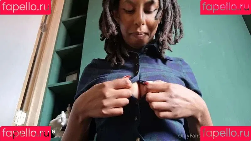 Themilkmaide / ilovelivieburke Onlyfans Photo Gallery 