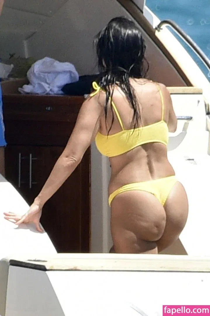 Kourtney Kardashian Onlyfans Photo Gallery 