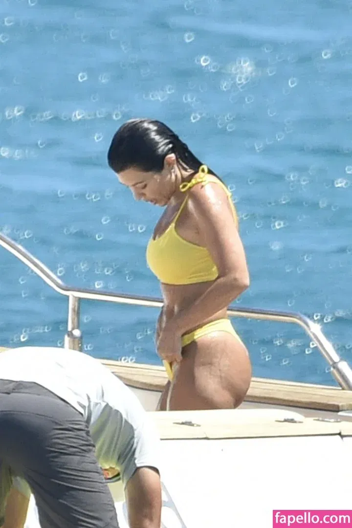 Kourtney Kardashian Onlyfans Photo Gallery 