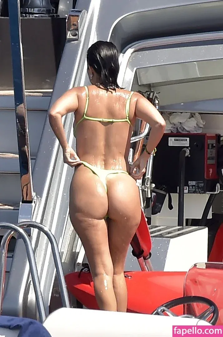 Kourtney Kardashian Onlyfans Photo Gallery 
