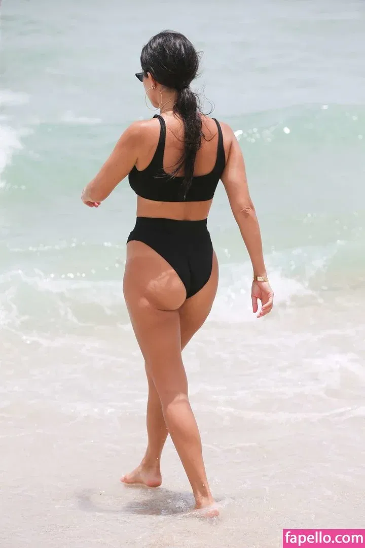Kourtney Kardashian Onlyfans Photo Gallery 