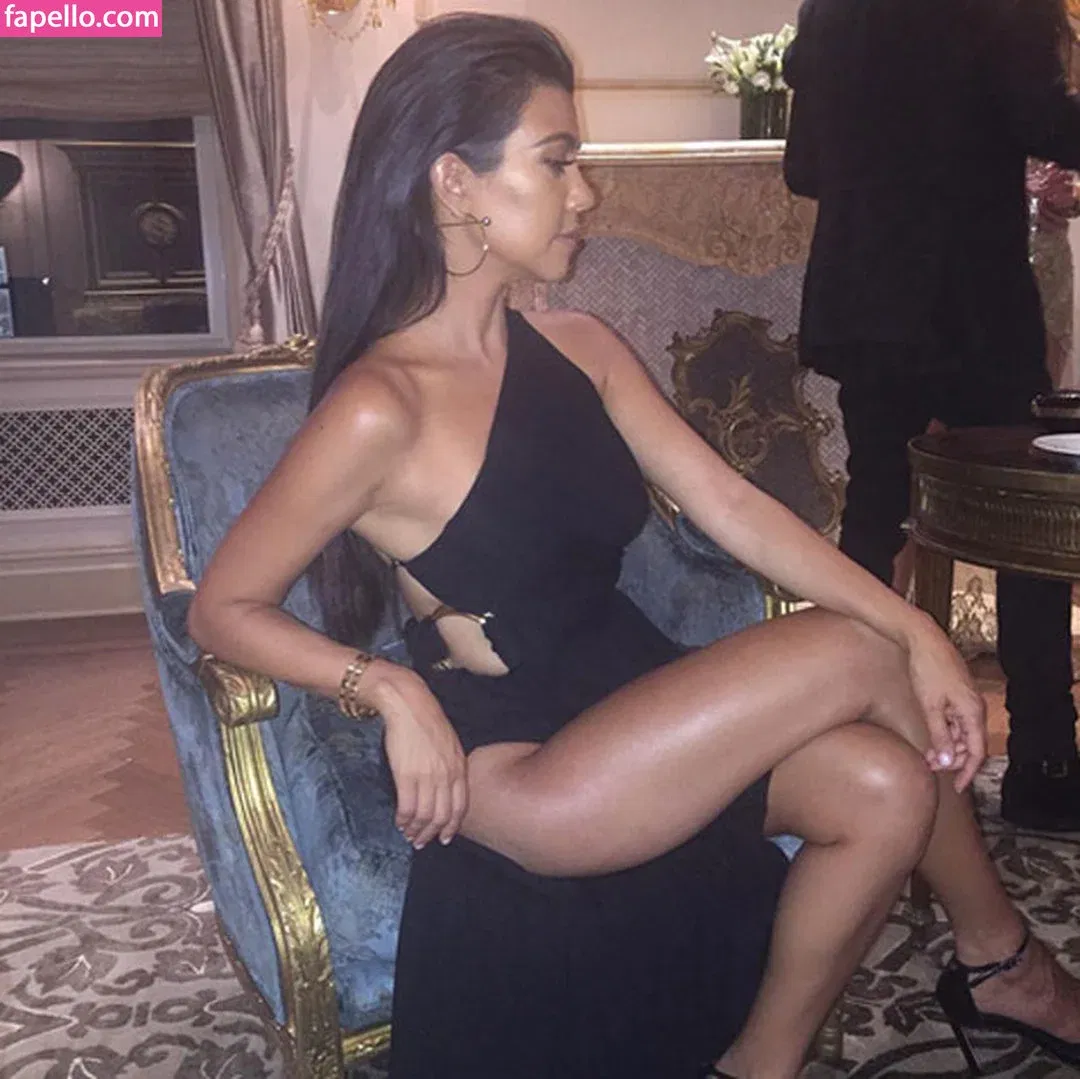 Kourtney Kardashian Onlyfans Photo Gallery 