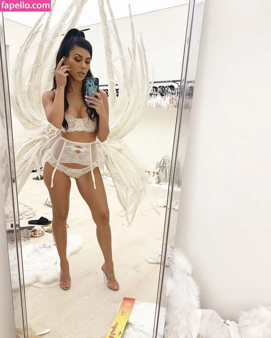 Kourtney Kardashian Onlyfans Photo Gallery 