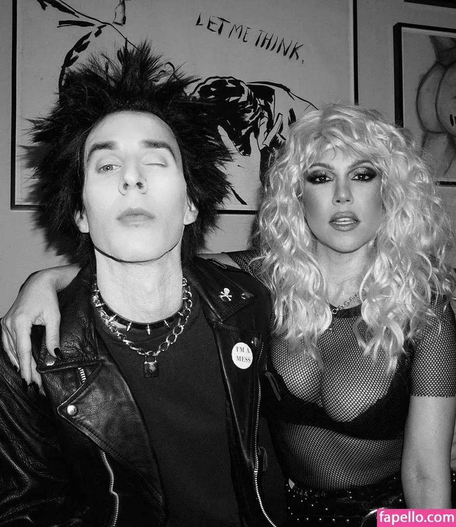 Kourtney Kardashian Onlyfans Photo Gallery 