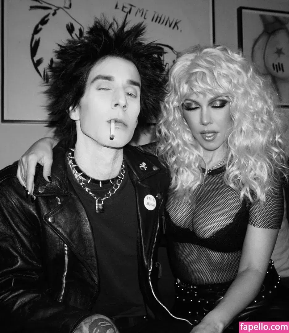 Kourtney Kardashian Onlyfans Photo Gallery 