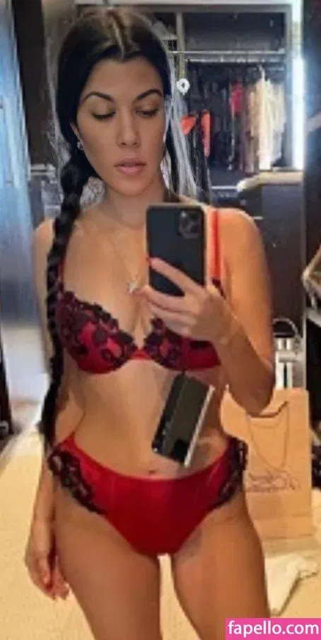 Kourtney Kardashian Onlyfans Photo Gallery 