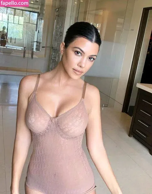 Kourtney Kardashian Onlyfans Photo Gallery 