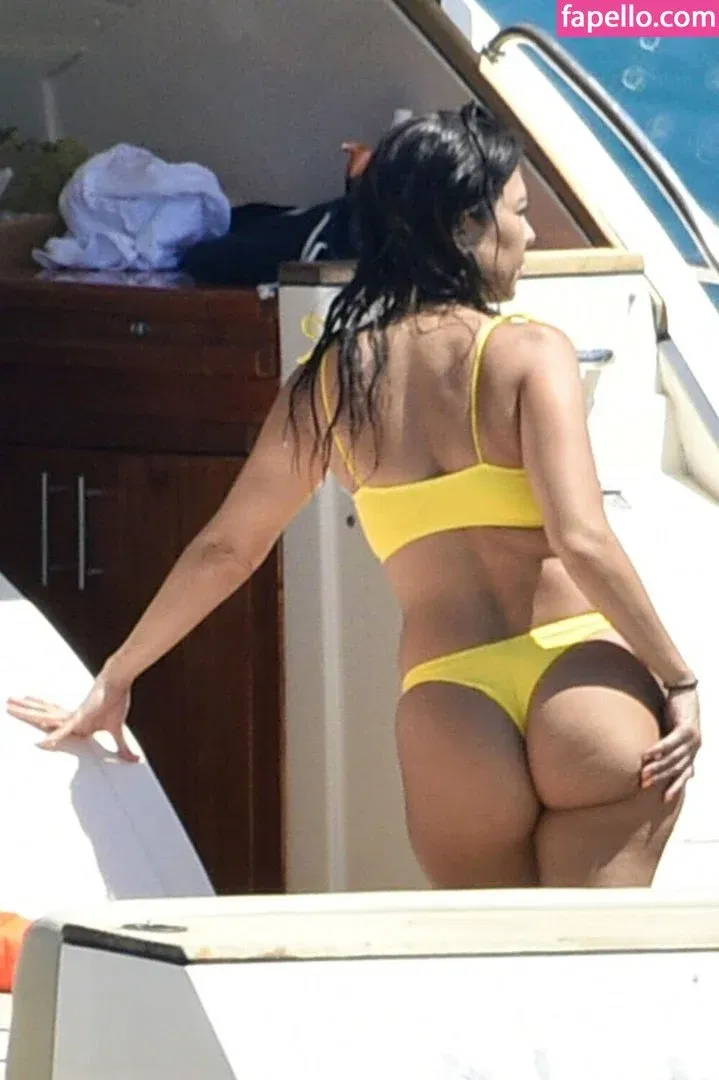 Kourtney Kardashian Onlyfans Photo Gallery 