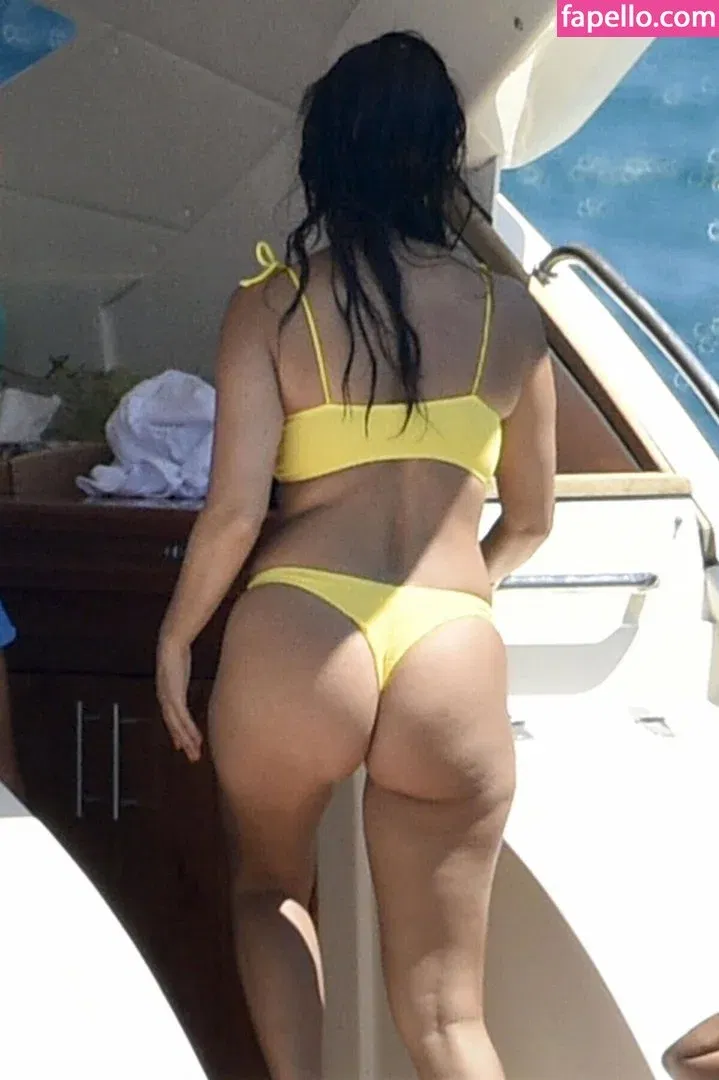 Kourtney Kardashian Onlyfans Photo Gallery 