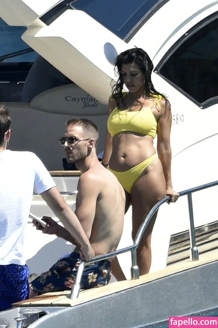 Kourtney Kardashian Onlyfans Photo Gallery 