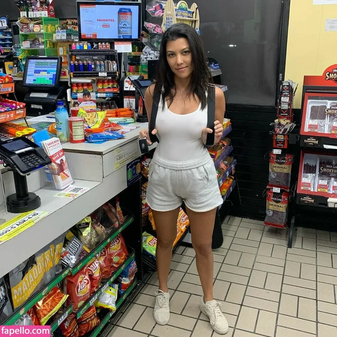 Kourtney Kardashian Onlyfans Photo Gallery 