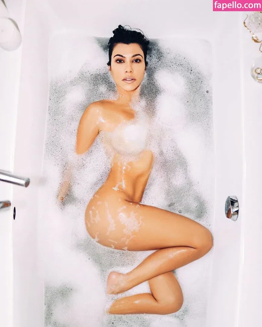Kourtney Kardashian Onlyfans Photo Gallery 