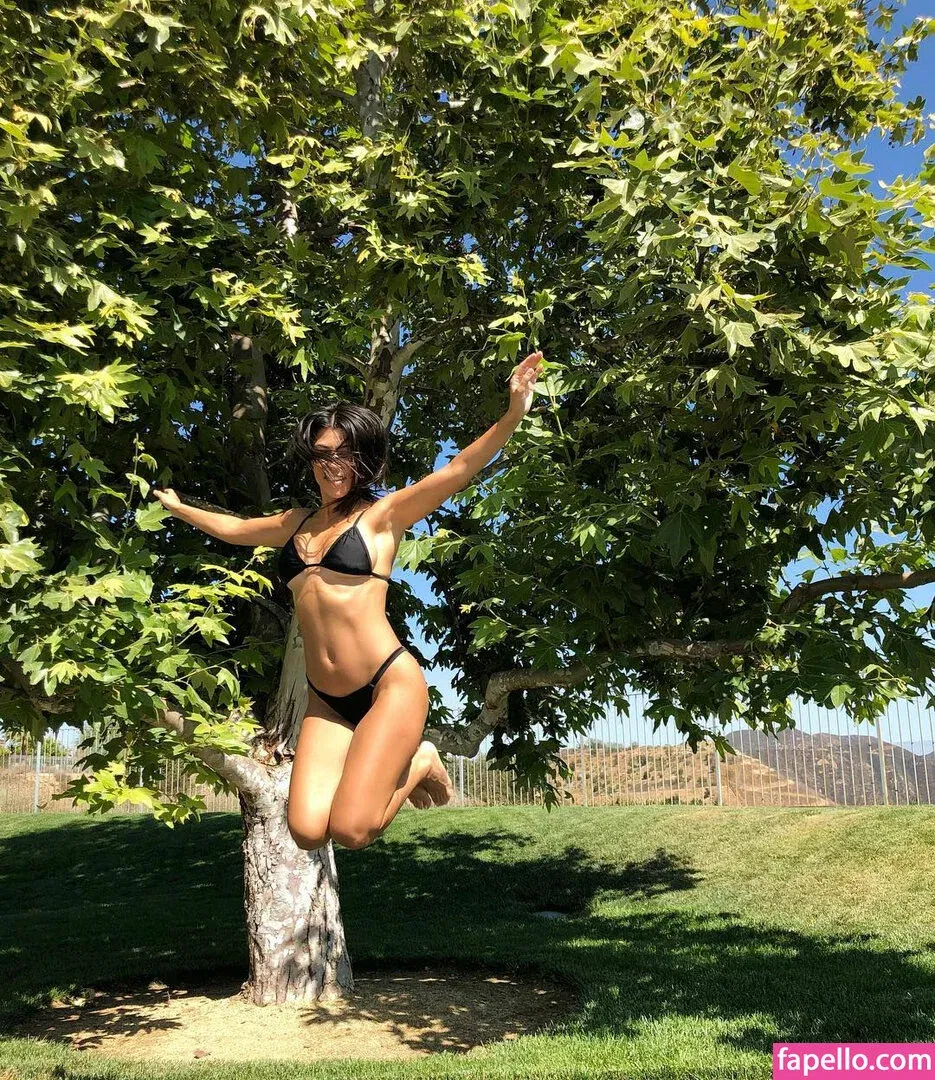 Kourtney Kardashian Onlyfans Photo Gallery 