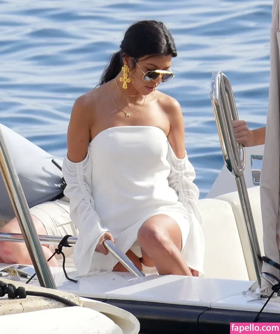 Kourtney Kardashian Onlyfans Photo Gallery 