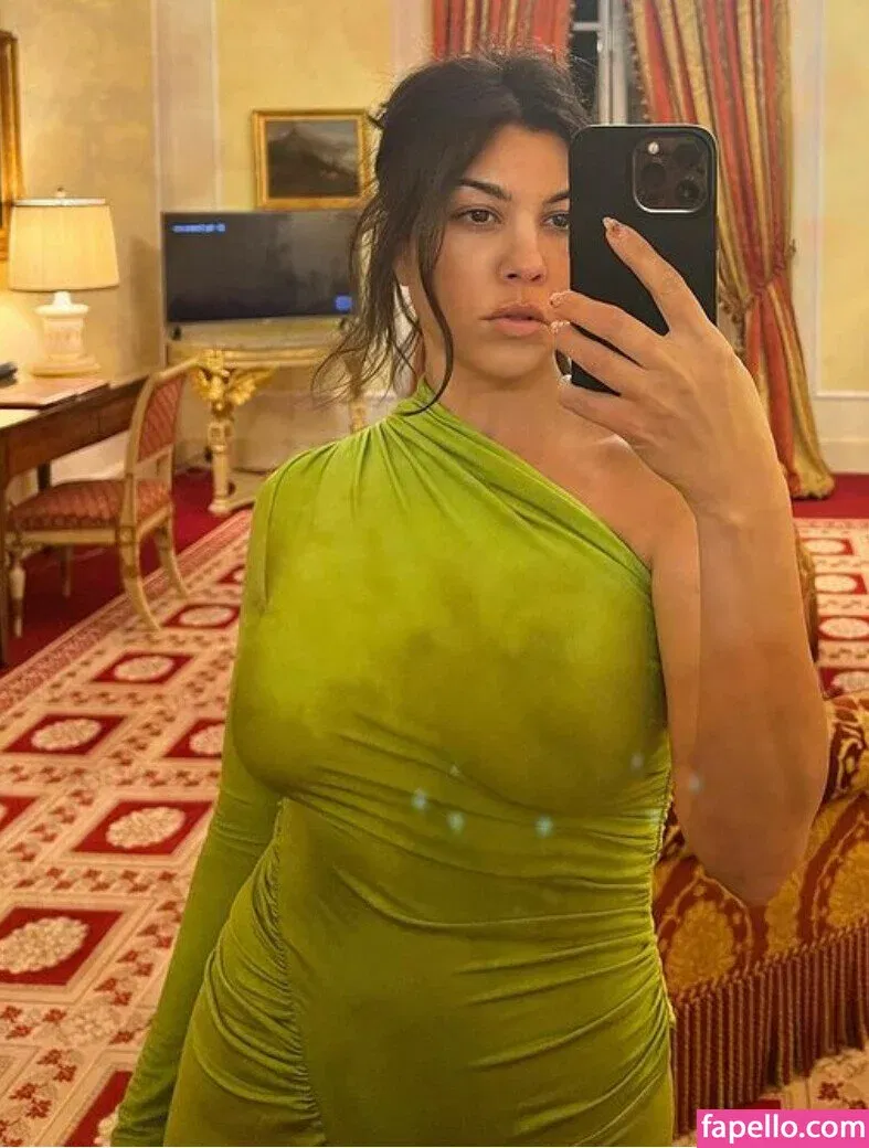 Kourtney Kardashian Onlyfans Photo Gallery 