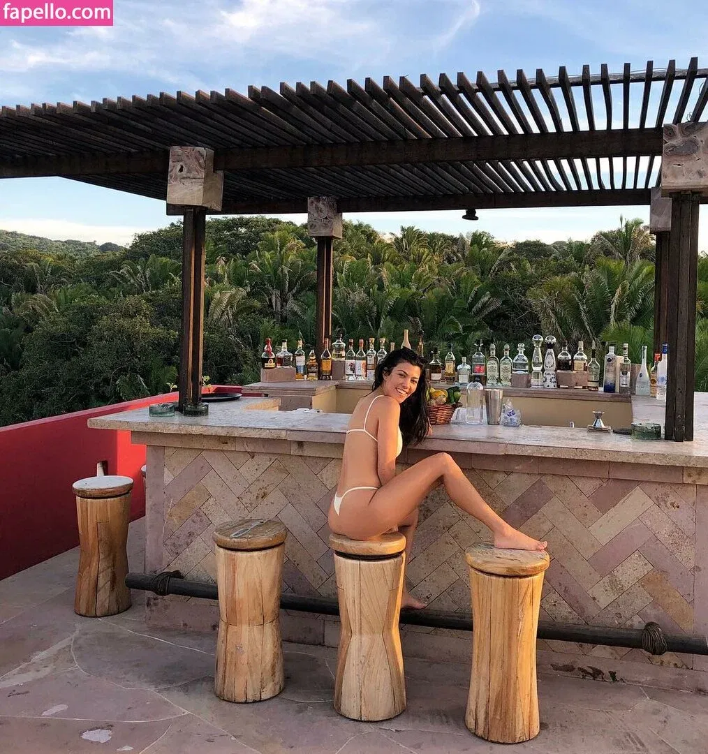 Kourtney Kardashian Onlyfans Photo Gallery 