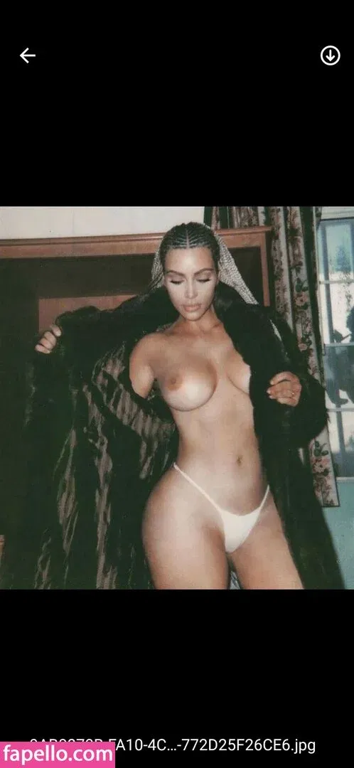 Kourtney Kardashian Onlyfans Photo Gallery 