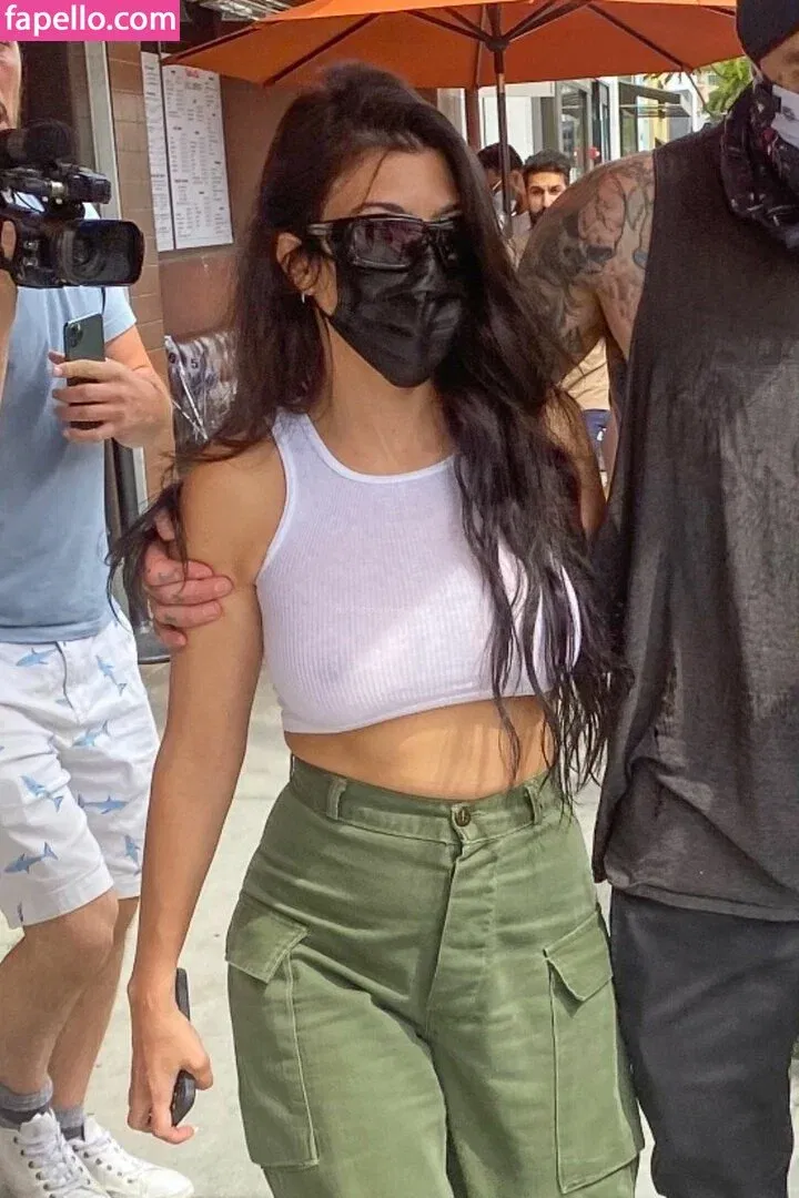 Kourtney Kardashian Onlyfans Photo Gallery 