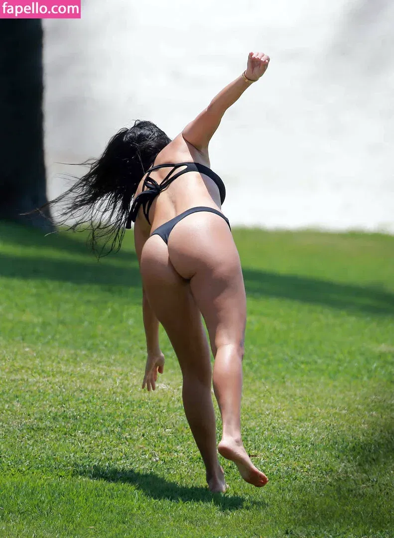 Kourtney Kardashian Onlyfans Photo Gallery 