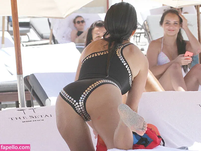 Kourtney Kardashian Onlyfans Photo Gallery 