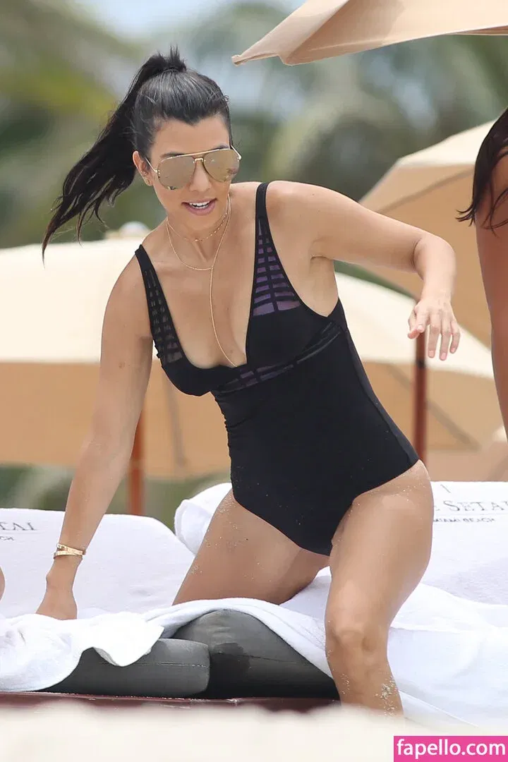 Kourtney Kardashian Onlyfans Photo Gallery 