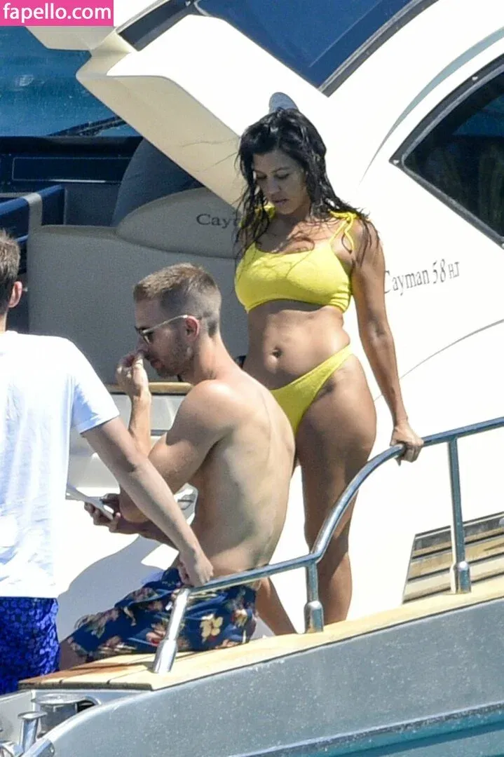 Kourtney Kardashian Onlyfans Photo Gallery 