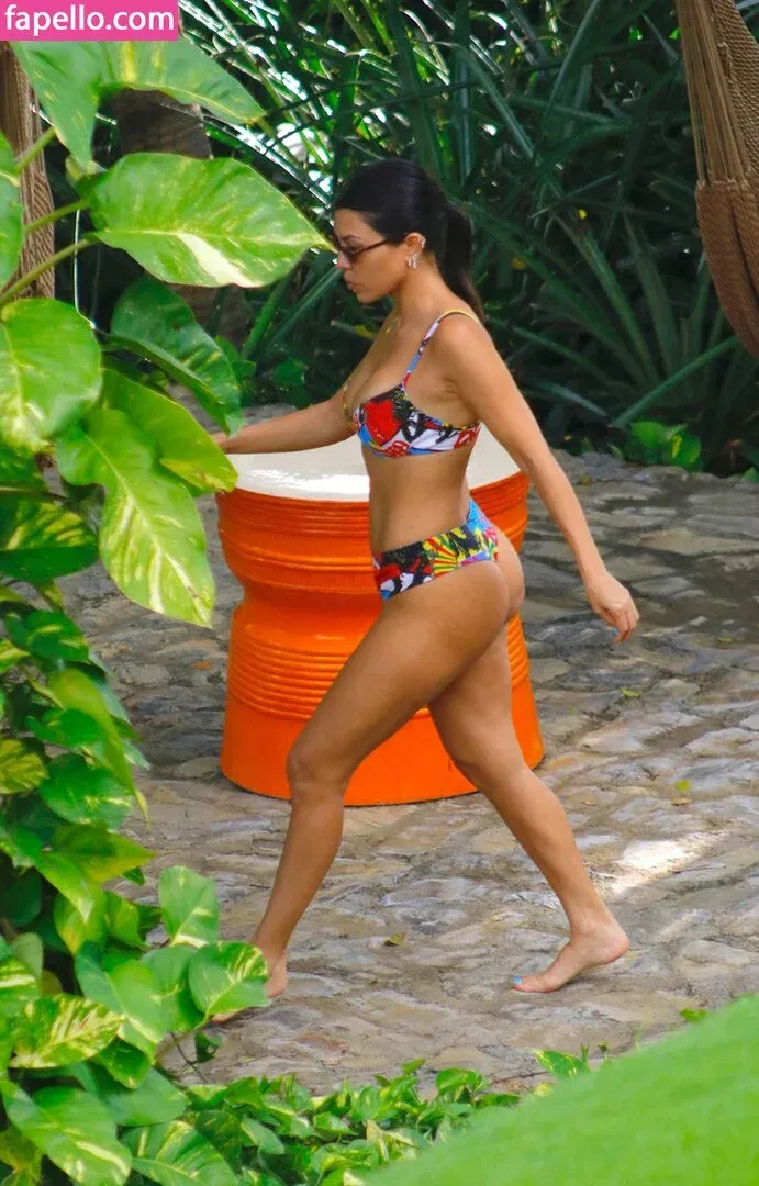 Kourtney Kardashian Onlyfans Photo Gallery 