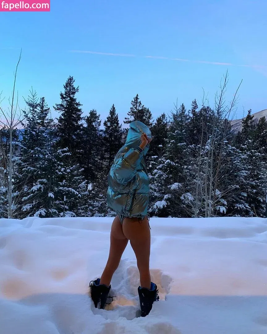 Kourtney Kardashian Onlyfans Photo Gallery 