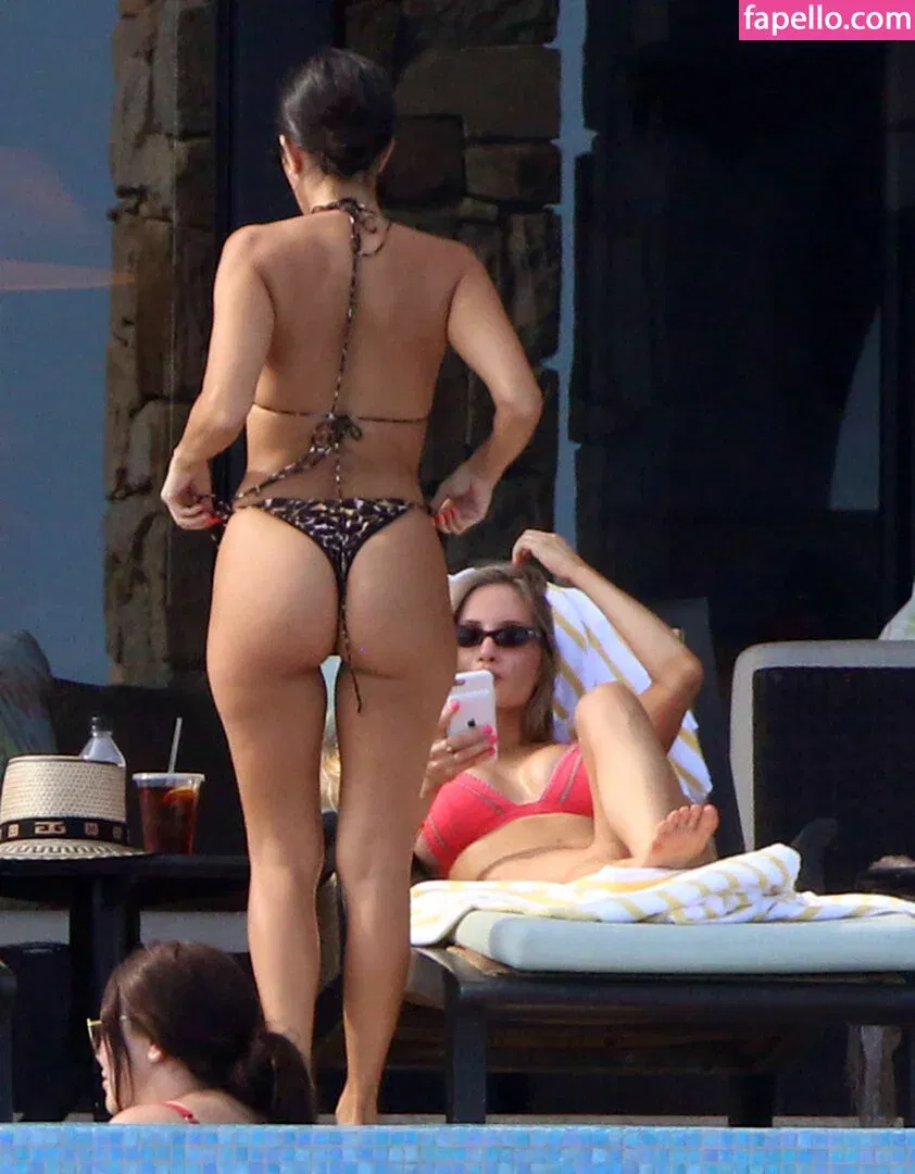 Kourtney Kardashian Onlyfans Photo Gallery 