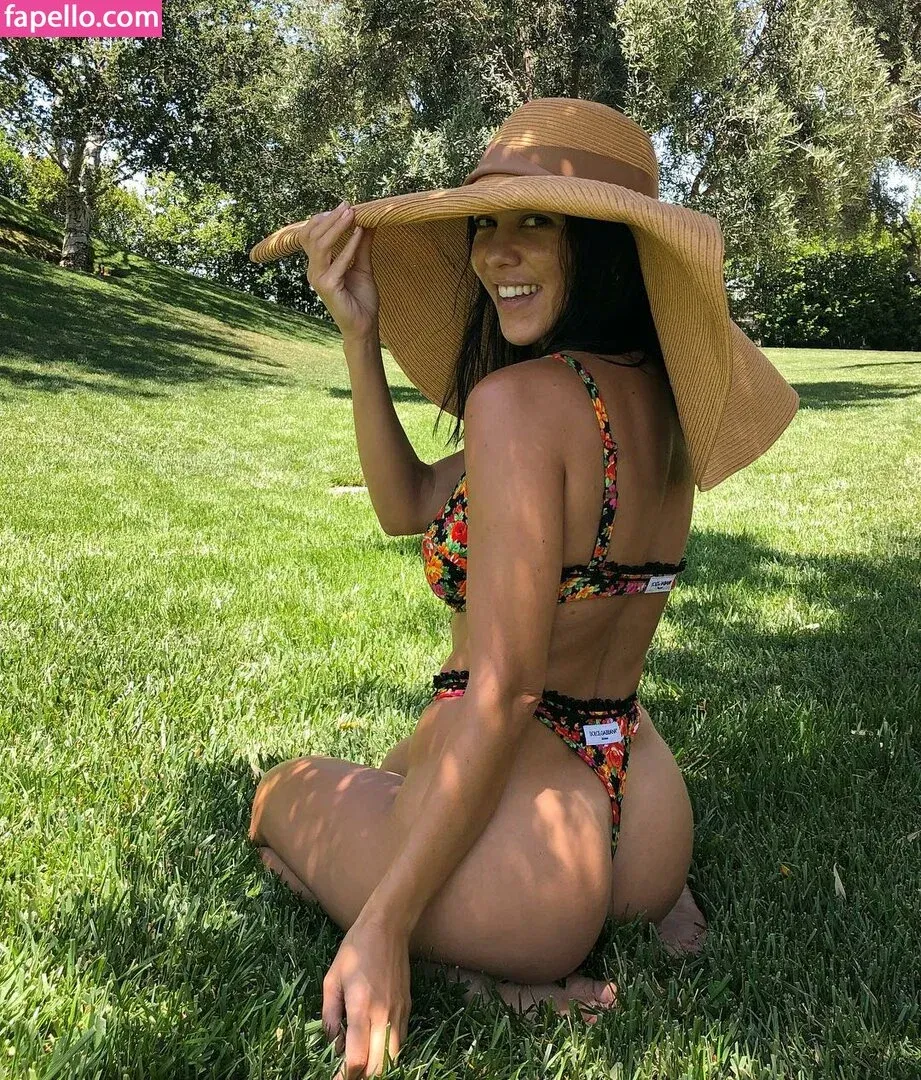 Kourtney Kardashian Onlyfans Photo Gallery 