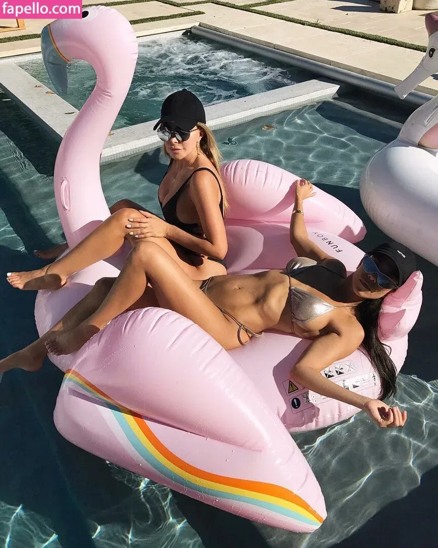 Kourtney Kardashian Onlyfans Photo Gallery 