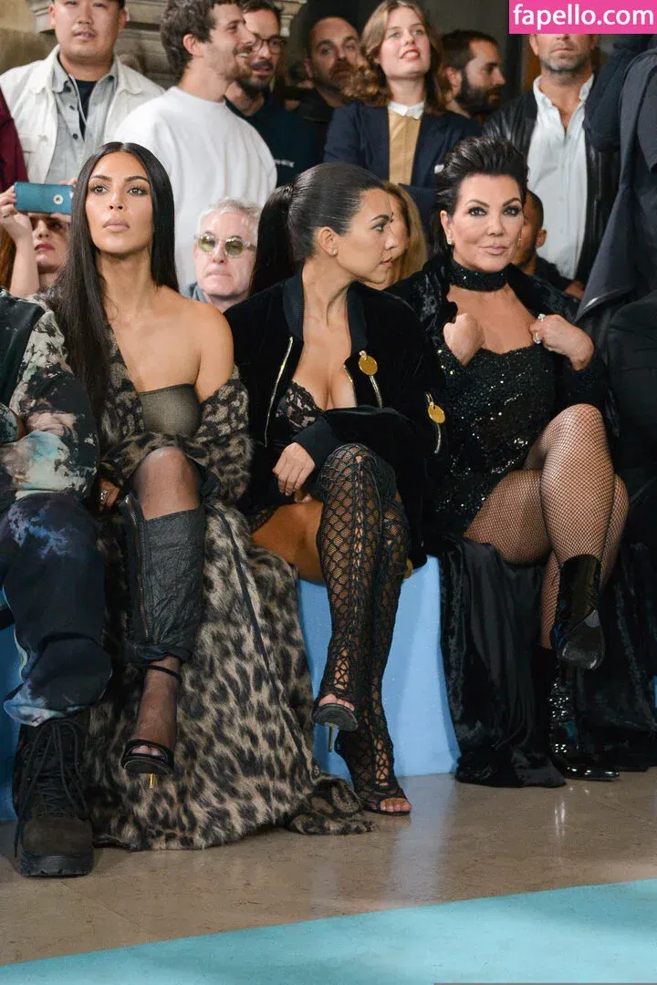 Kourtney Kardashian Onlyfans Photo Gallery 