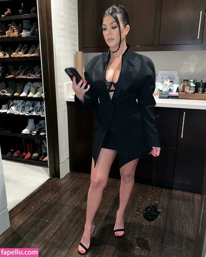 Kourtney Kardashian Onlyfans Photo Gallery 