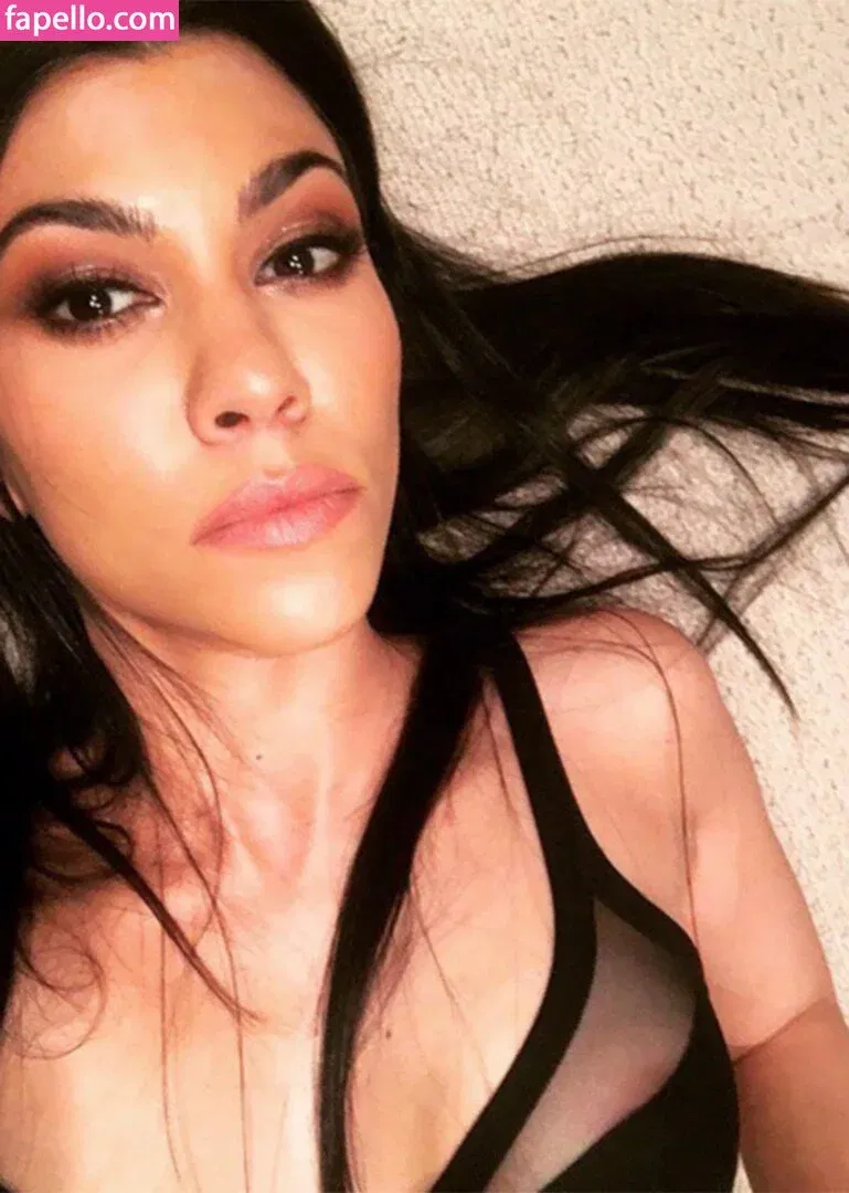 Kourtney Kardashian Onlyfans Photo Gallery 