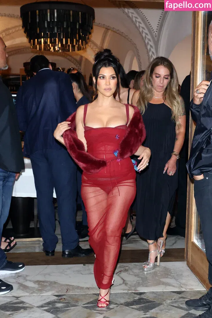 Kourtney Kardashian Onlyfans Photo Gallery 