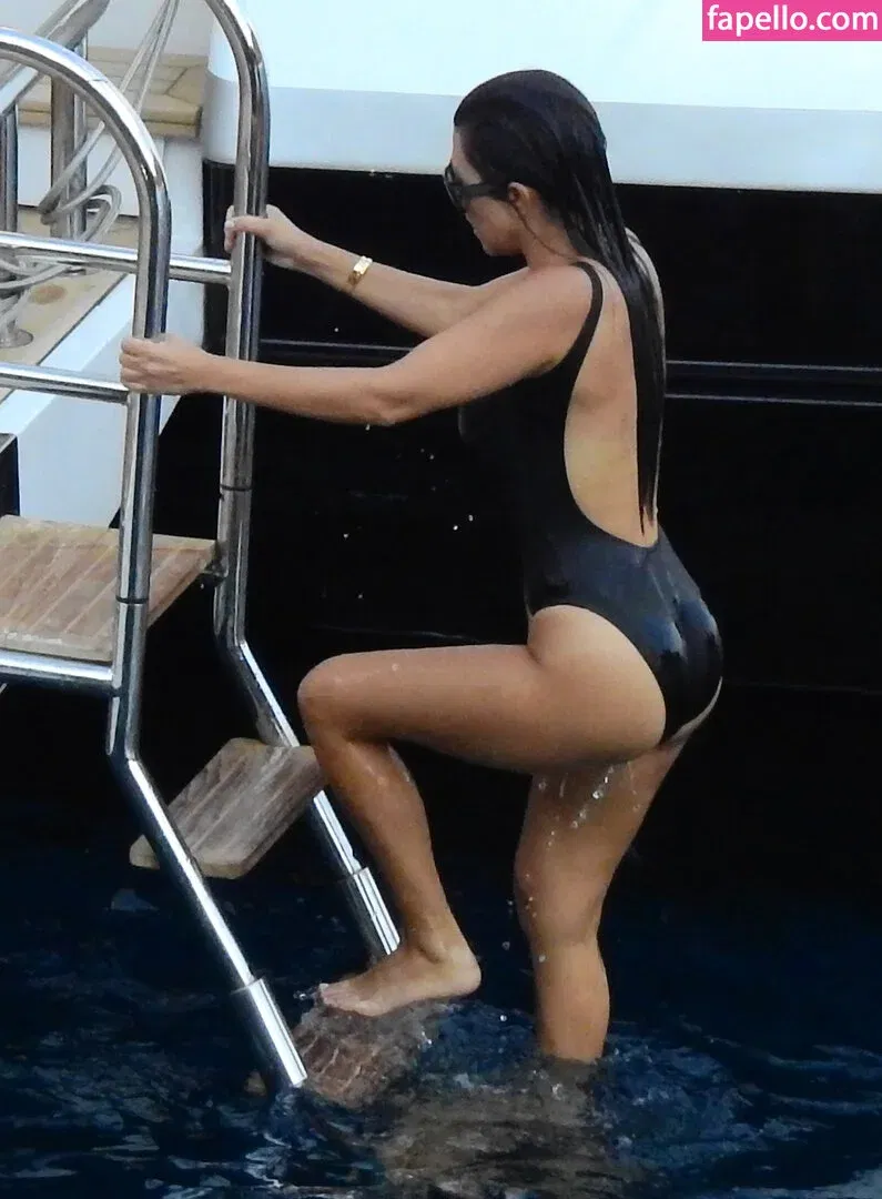 Kourtney Kardashian Onlyfans Photo Gallery 