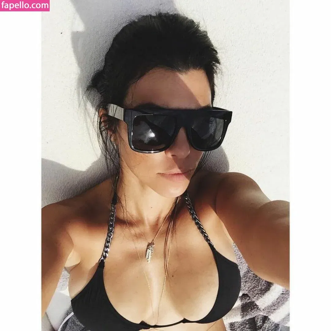 Kourtney Kardashian Onlyfans Photo Gallery 