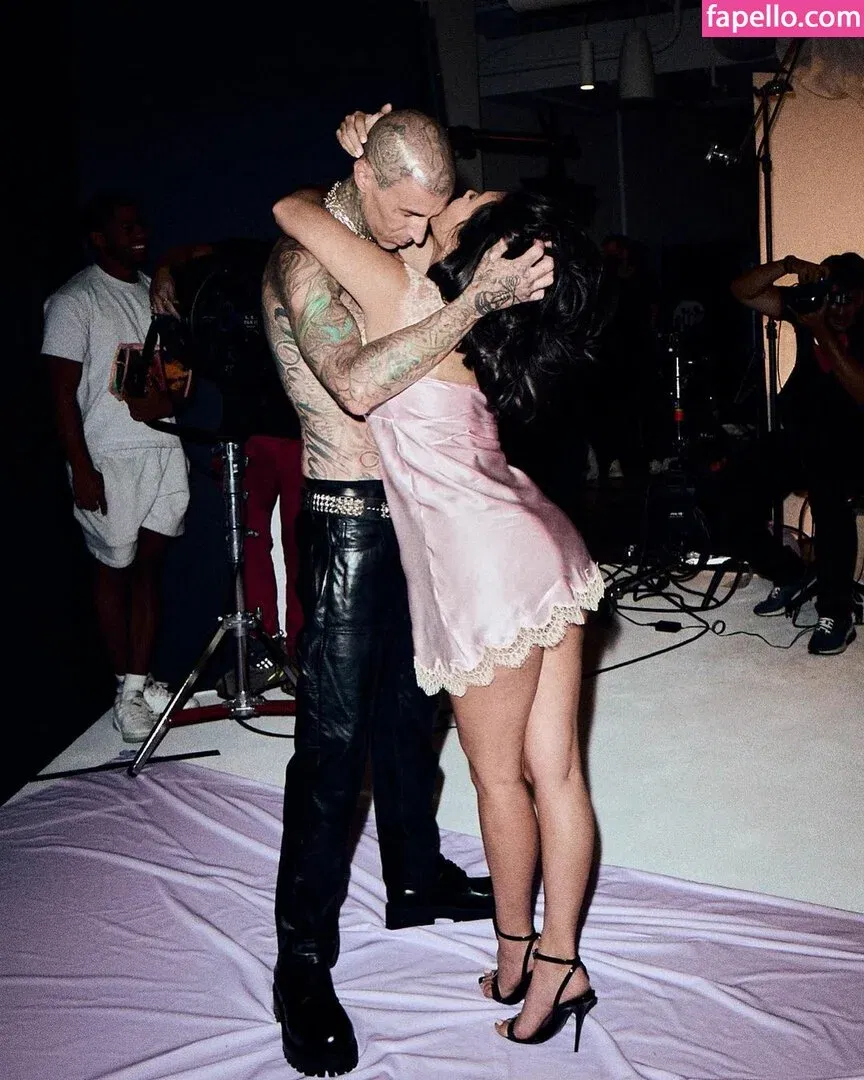 Kourtney Kardashian Onlyfans Photo Gallery 