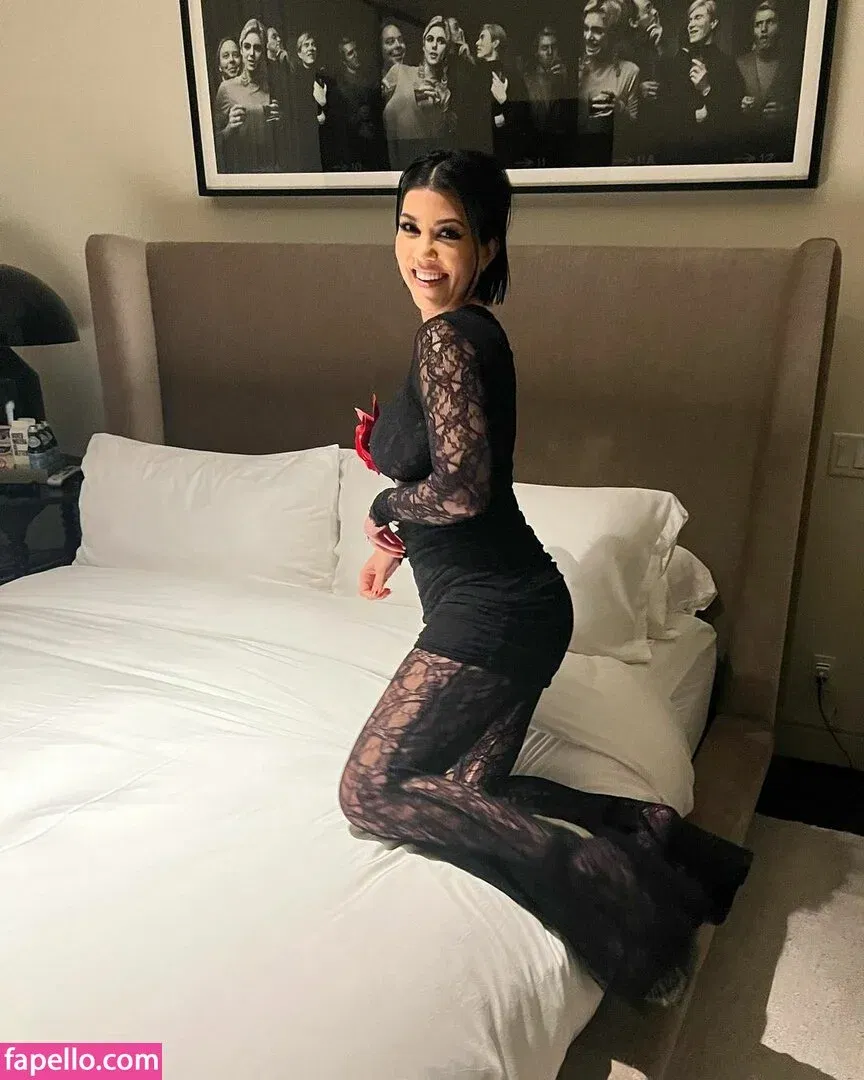 Kourtney Kardashian Onlyfans Photo Gallery 