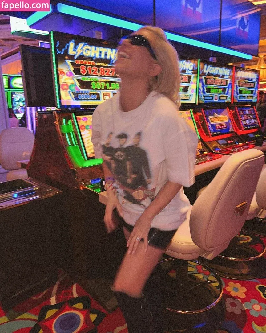 Kourtney Kardashian Onlyfans Photo Gallery 