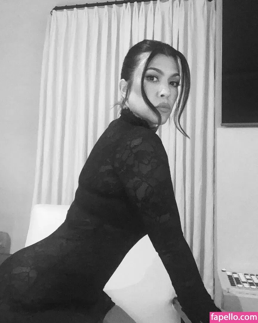 Kourtney Kardashian Onlyfans Photo Gallery 