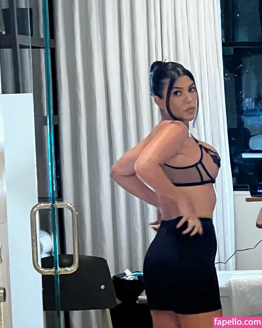 Kourtney Kardashian Onlyfans Photo Gallery 