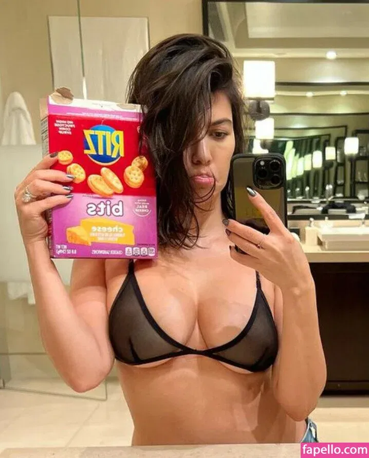 Kourtney Kardashian Onlyfans Photo Gallery 
