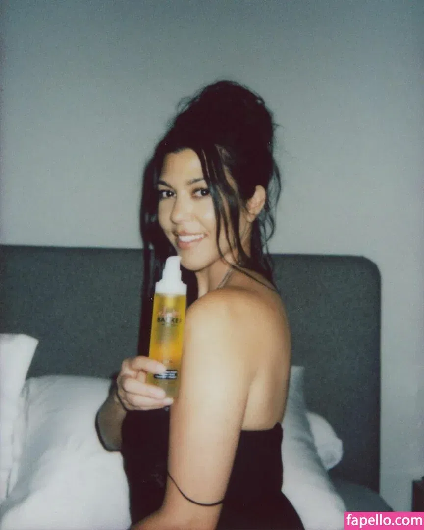 Kourtney Kardashian Onlyfans Photo Gallery 